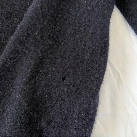 Everlane Cashmere Sweater - READ DESCRIPTION - Picture 3 of 6